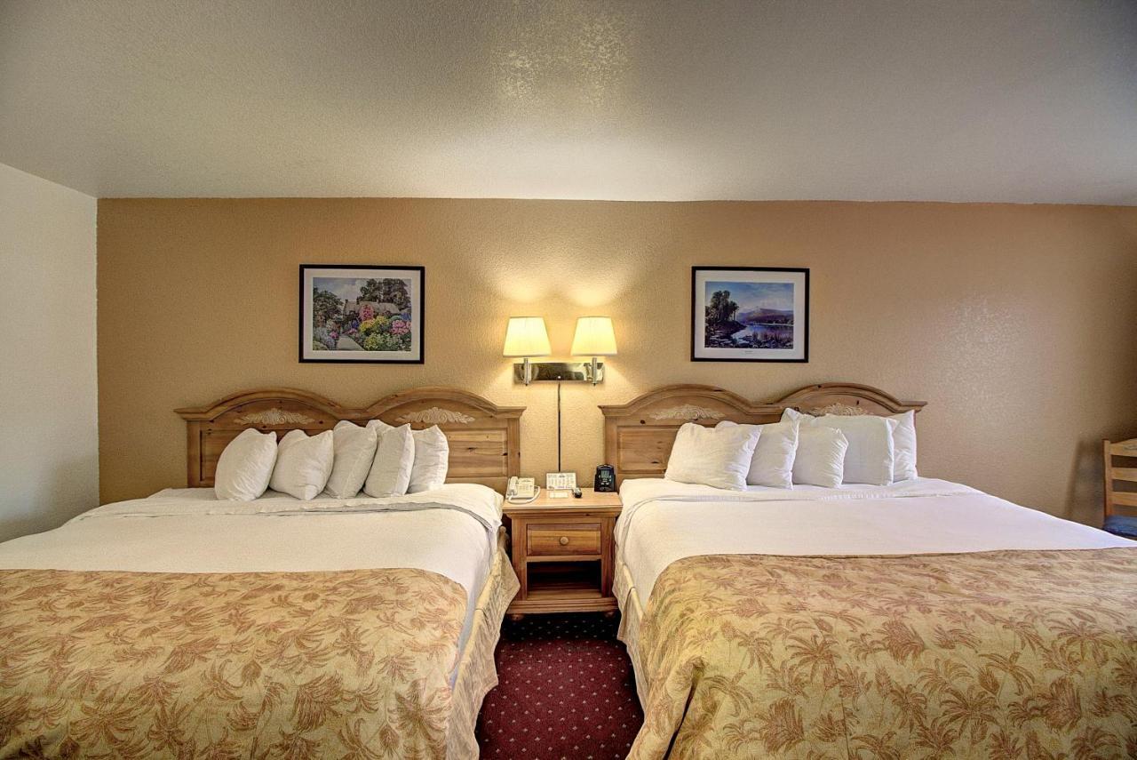 Days Inn & Suites By Wyndham Лоло Экстерьер фото